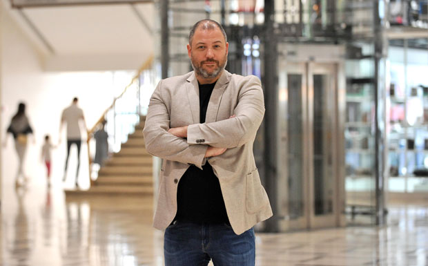 Југ Радивојевић: На очевом позоришном путу