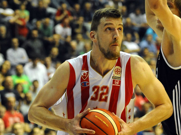 ДРАМА СЕ НАСТАВЉА: Кузмић и даље у тешком стању