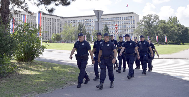Српски полицајци показали професионализам