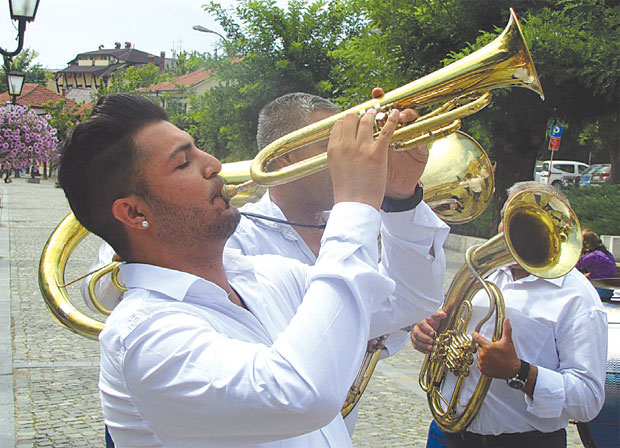 СТЕФАНОВ МАЈСТОРСКИ ЧОЧЕК: Улазницу за у Гучу обезбедило шест оркестара са Власине