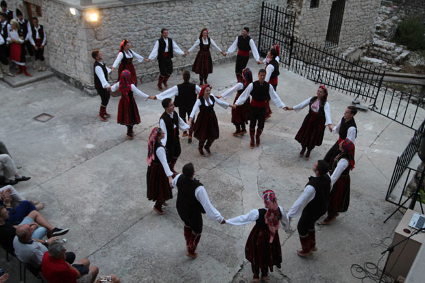 Чувари традиције из Канаде у Требињу