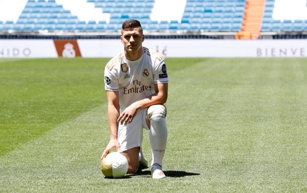 ЈОВИЋ ОТВОРЕНО О ДЕТИЊСТВУ, ПОРОДИЦИ, ТЕШКОЋАМА: Победник сам на сестру!