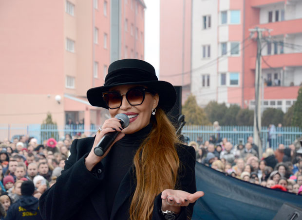 ЦЕЦА О АЛБАНСКОЈ ЗАБРАНИ: Патриота сам, али у мојим стиховима нема мржње