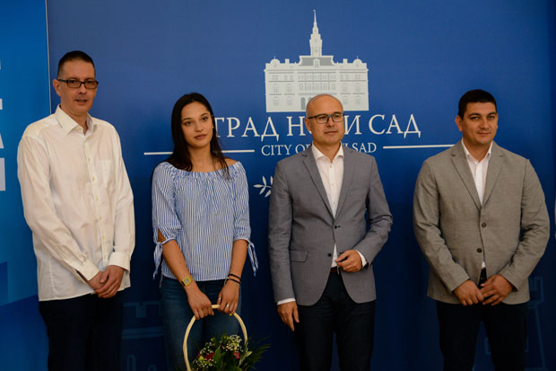 МИЛИЦА ГАРДАШЕВИЋ ДОБИЈА И СТАН: Нови Сад ће младој атлетичарки обезбедити боље услове за живот и тренинг 