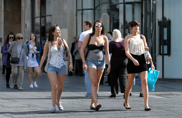 Стижу нам топли и сунчани дани, РХМЗ упозорава на опрез због јаког УВ зрачења