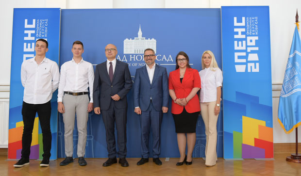 Градоначелник Новог Сада примио стипендисте НИС-а са универзитета у Руској Федерацији