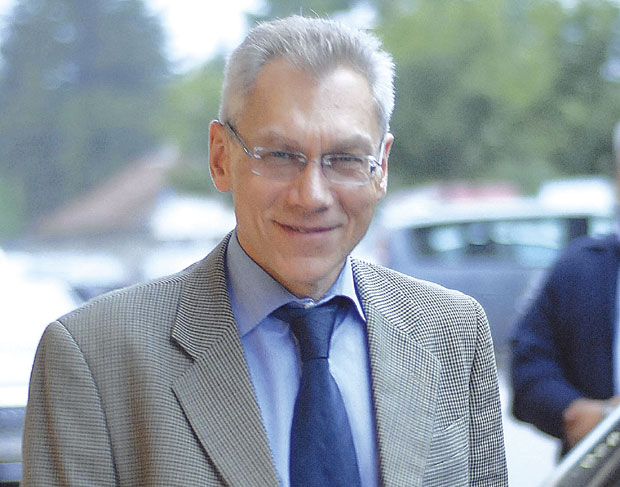 Харченко Вучићу предаје акредитиве