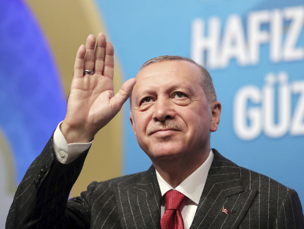 Саветник турског председника демантовао информацију да је Ердоган преминуо