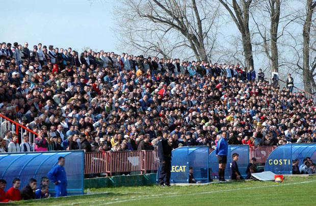 Борац окован милионима дуга