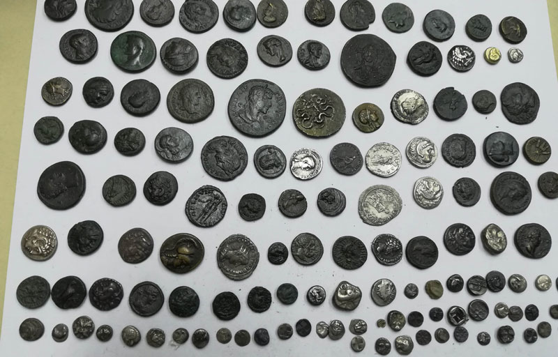 КРИЈУМЧАРИЛИ КУЛТУРНО БЛАГО: Органима гоњења у Пироту предат брачни пар који је кријумчарио стари новац