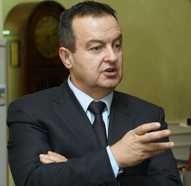 Дачић: Одлазак Харадинаја у Хаг претворен у политичку фарсу