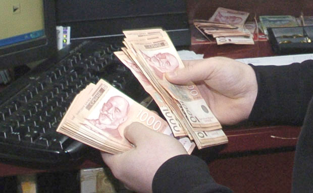 Просечна мајска нето плата 55.380 динара, реално већа 7,5 %