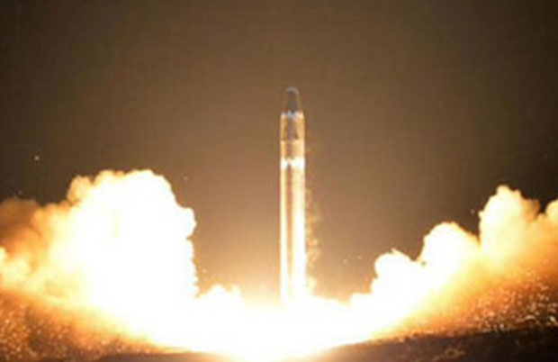  Северна Кореја лансирала два неидентификована пројектила