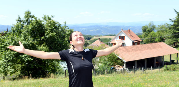 ДОК ДРУГИ НАПУШТАЈУ СЕЛА: Марија од детињства сама обрађује 16 хектара