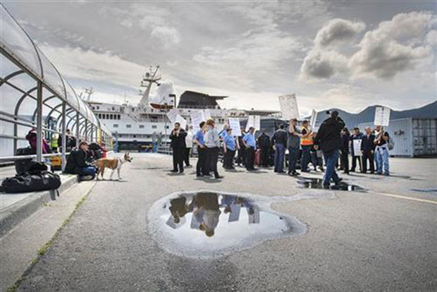 Аљаска:Штрајк радника трајеката, хиљаде људи у лукама