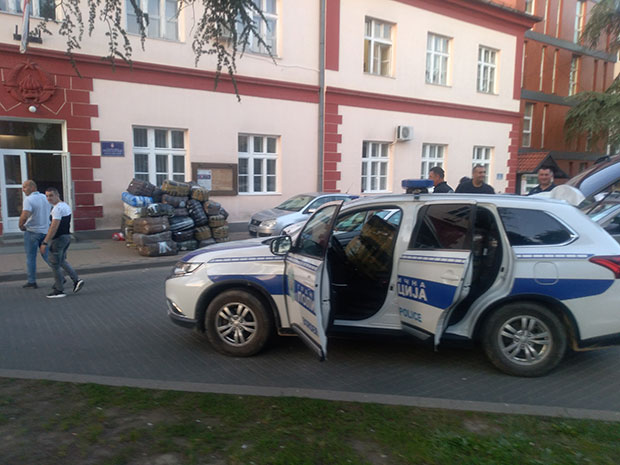 Лозница: Производили канабис у викендици