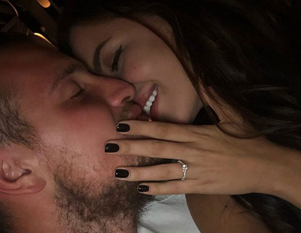 ПРЕДРАГ РАЈКОВИЋ ИЗВЕО СИНА ИЗ ПОРОДИЛИШТА: Оно што је његова супруга држала у рукама одушевило је све (ФОТО)