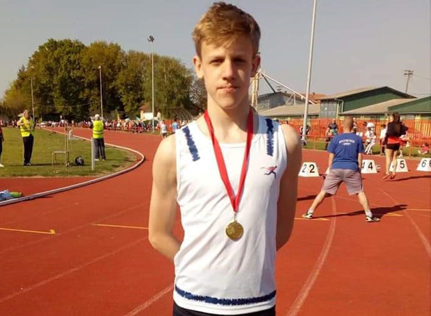 ПЛИВАЧКИ ШАМПИОН НАДА АТЛЕТИКЕ: Јустин Цветков показује изузетан таленат у два базична спорта