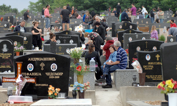 Шире лазаревачко гробље