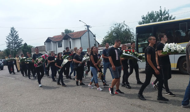 Троје младих испраћено сузама на вечни починак