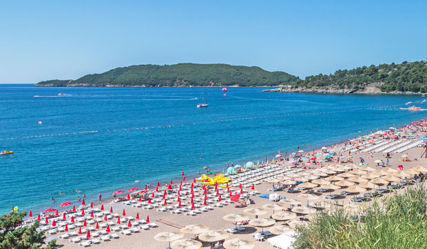 ФЕКАЛИЈЕ ПРЕПЛАВИЛЕ БЕЧИЋЕ: Туристи заробљени у хотелу (ФОТО)