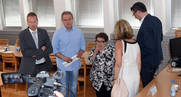 Злоупотребили технички скуп