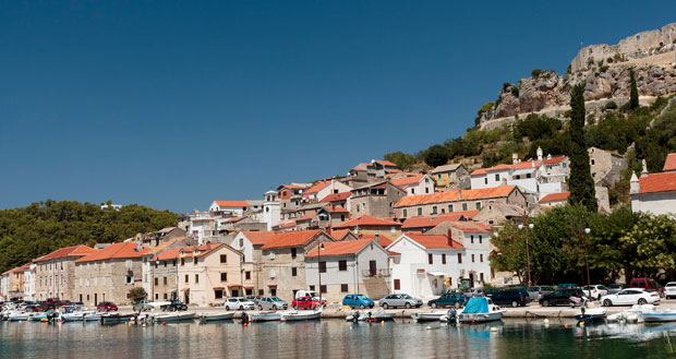 ТРАГЕДИЈА У ХРВАТСКОЈ: Немица преминула док је спасавала алкохолисаног мужа из мора