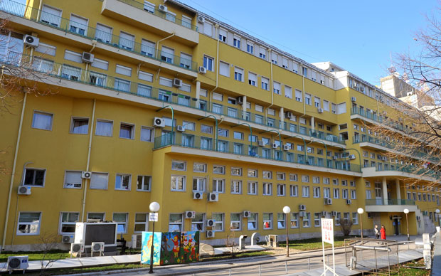 Беба повређена на Мосту на Ади, пребачена хитно у Тиршову