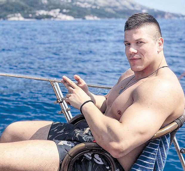 СЛОБА РАДАНОВИЋ РАСПАМЕТИО ОБОЖАВАТЕЉКЕ: Бицепси и трицепси море заклонили
