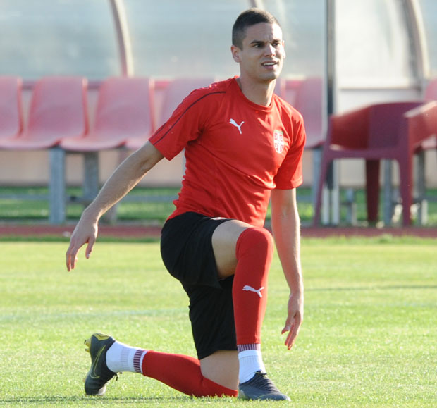 Лацио жели Гаћиновића