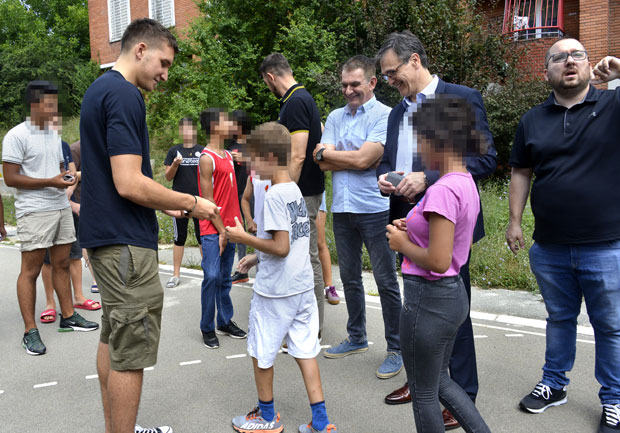 Богдановић поклонио сезонске улазнице за КК Партизан