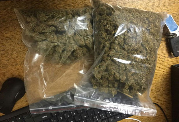 Лесковац: У кесама држао 400 грама марихуане