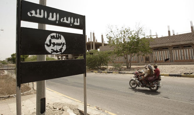 Јемен: У нападу Ал Каиде погинуло најмање 20 војника