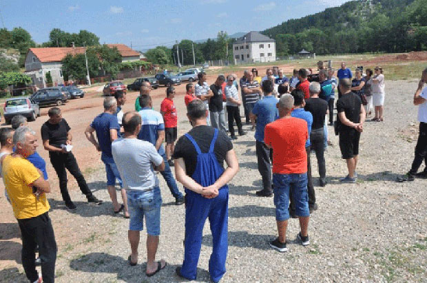 Никшић: Шаторима и багерима браниће своја права