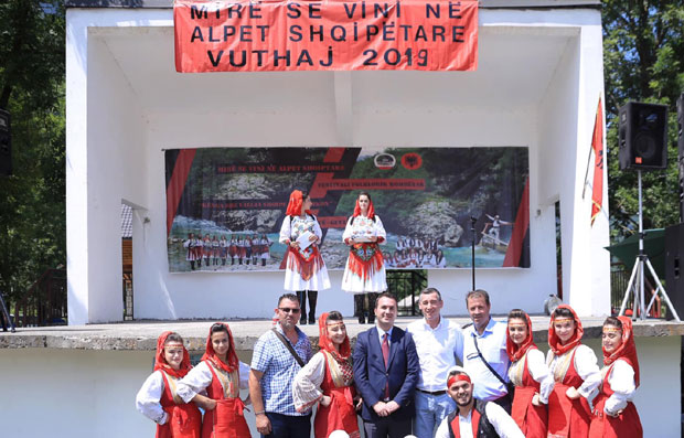 ВЕСЕЉИ И УГЉАНИН ОПЕТ ПРОВОЦИРАЈУ: Овде у Црној Гори су окупирани албански Алпи (ФОТО)