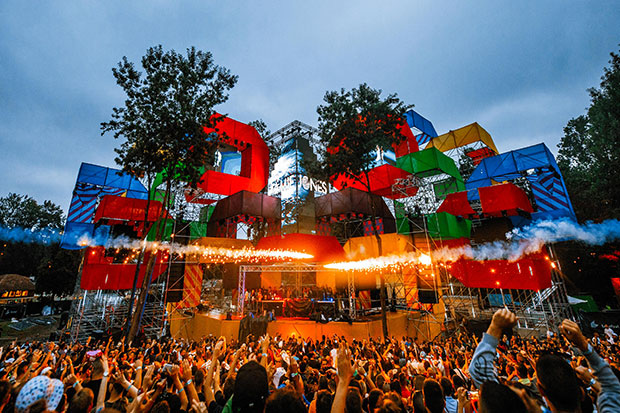 ЂУСКАЊЕ ДО ЗОРЕ: Упркос невремену сјајна атмосфера на „Лавфесту“