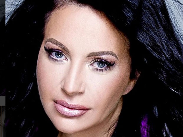 ПЕВАЧИЦА СТОЈА И ЊЕН МУЖ ПРИВЕДЕНИ НА ГРАНИЦИ: Код себе имали фалсификоване новчанице у вредности од 7.000 евра