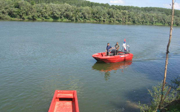 Са чамцем потонули у реку