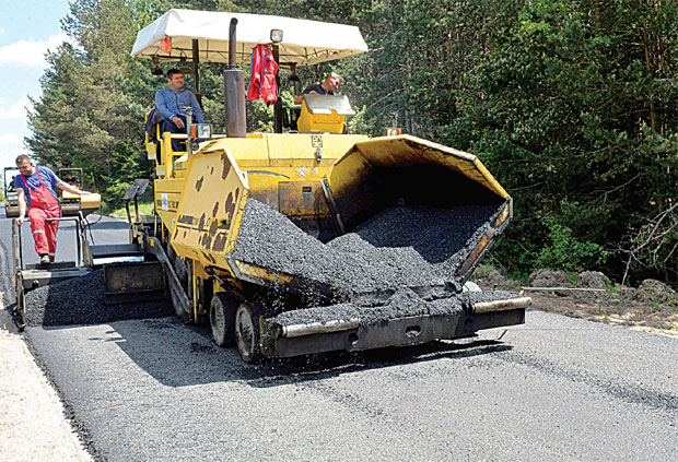 Нова Варош: Уграђују километре асфалта