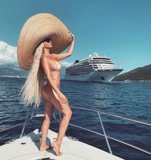 Груди веће од крузера