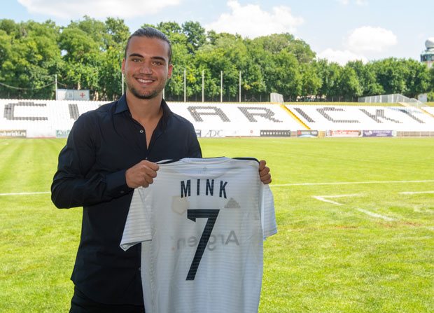 НА БРДУ ПОТПИС ХОЛАНДСКОГ ФУДБАЛЕРА: ПСВ, Ајакс, Реал, па Чука!