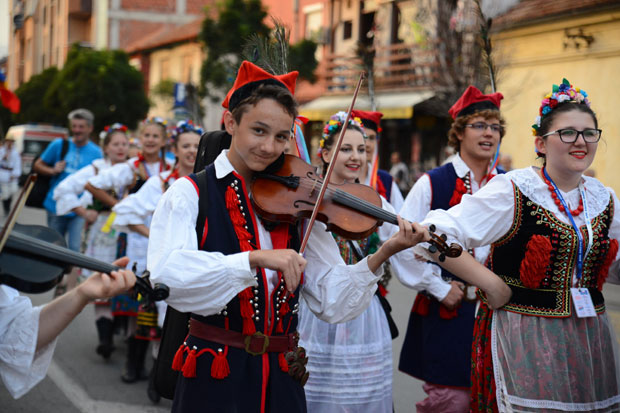 ИГРА И ПАРАДА ГРАДОМ: У Пироту почиње међународни фолклорни фестивал
