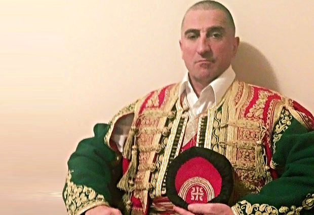 ПЕСМА О ОЛУЈИ И ЦРНОГОРСКОМ ПРЕМИЈЕРУ: Пош`о код Хрвата, да слави злочин против свога брата