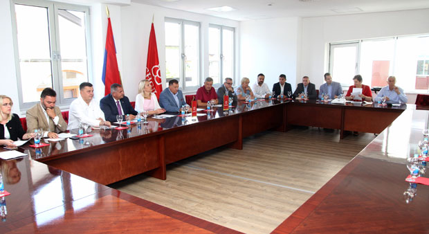 Сигурне фотеље за Тегелтију и Кошарца