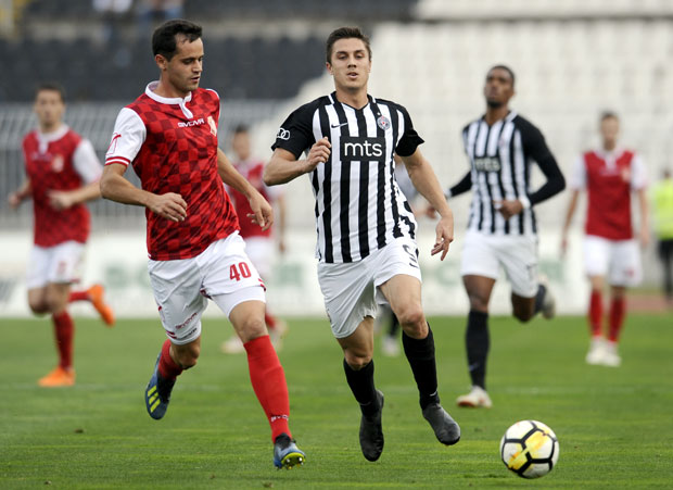 Милош Остојић потписао уговор са Чукаричким