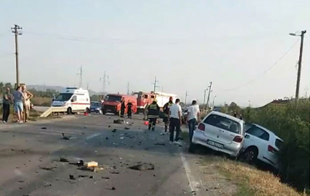УДЕС У ВРЕОЦИМА: Директан судар два аутомобила, повређене три особе