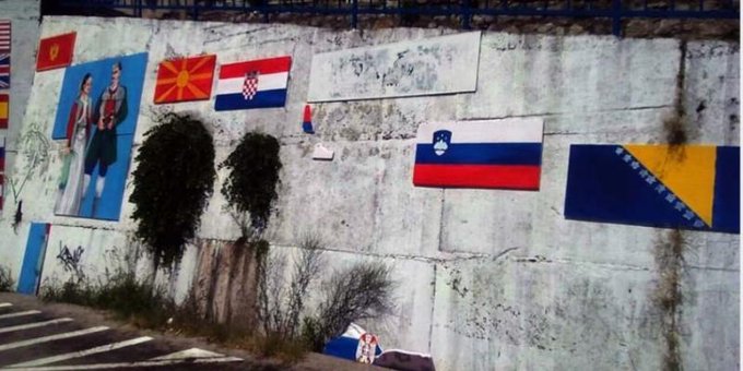 Нова порука мржње: Уништена српска застава у Старом Бару