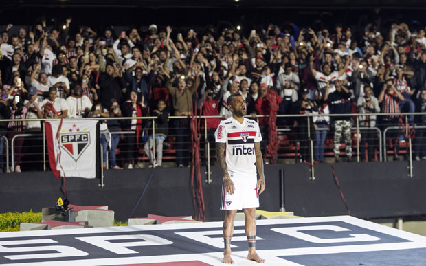 ВИДЕО: Више од 40.000 људи на представљању Данија Алвеша у Сао Паулу