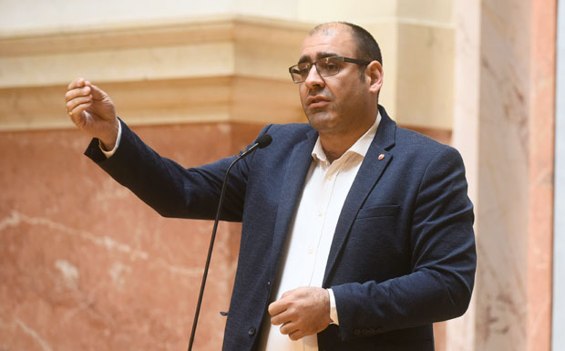 ВЛАДИМИР ЂУКАНОВИЋ ПОРУЧУЈЕ БОШКУ ОБРАДОВИЋУ: Седиш раме уз раме са онима које си прозивао за најгори криминал