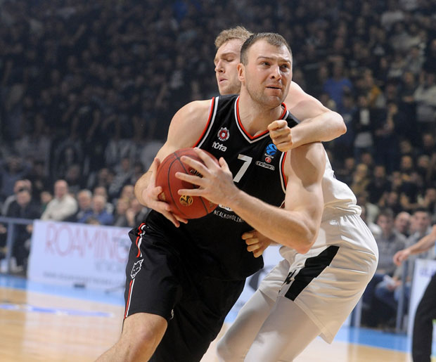 ПАРТИЗАН СЕ ПОЈАЧАО: Парахуски нови центар црно-белих